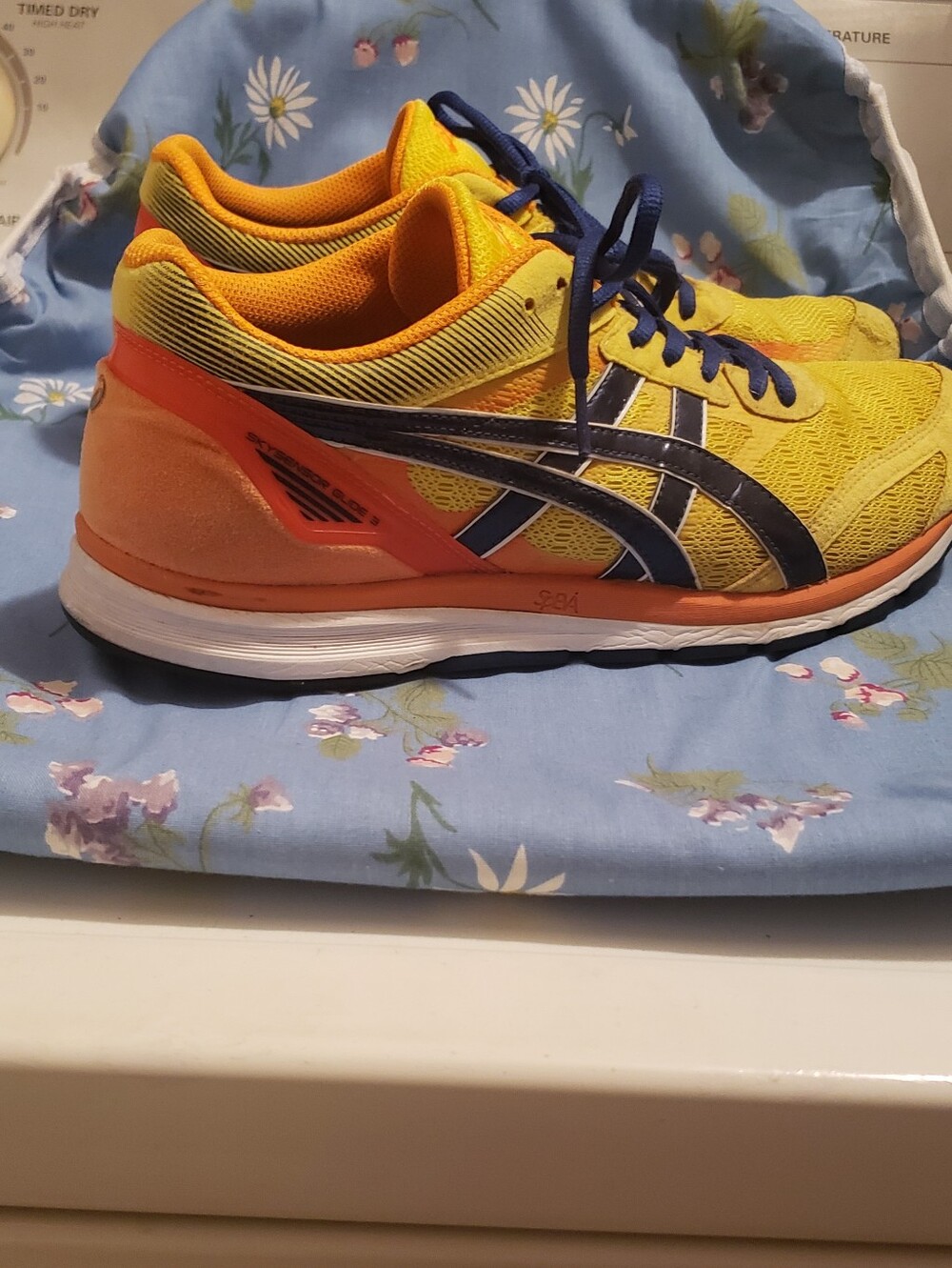 Asics Running Shoes - Picture 3 of 9
